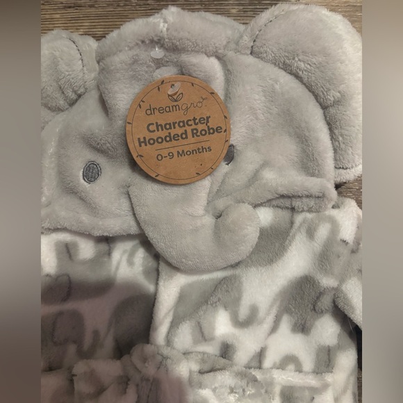 Dreamgro New With Tags Elephant Baby Robe 0-9 months - Picture 3 of 3